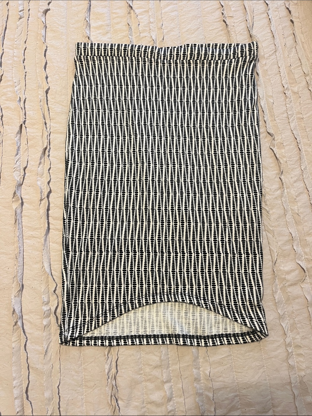 Never worn-mahina Black and White Ribbed Chevron Pencil Skirt